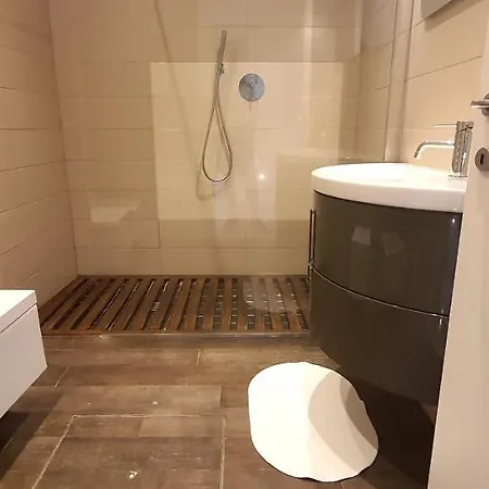 Elisabeth Waterfront *