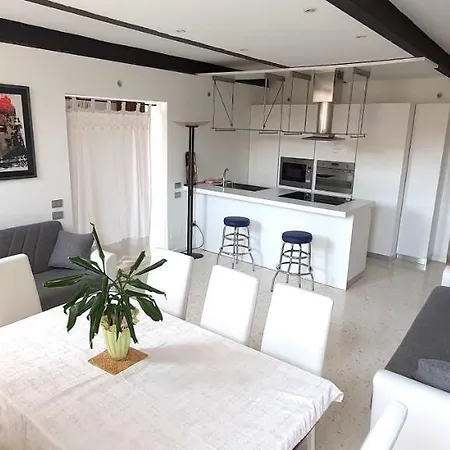 Elisabeth Waterfront Apartment *
