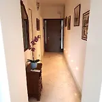 Elisabeth Waterfront Apartment Venice